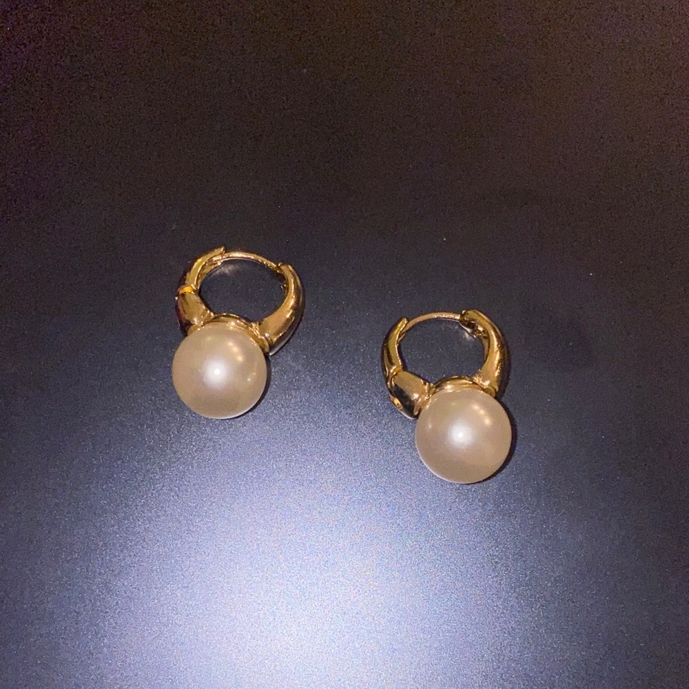 Elegant Gold Pearl Earrings